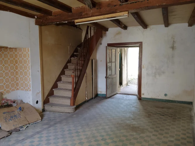 Village House with Garden to Renovate in the Heart of Vieux-Mareuil photo 3