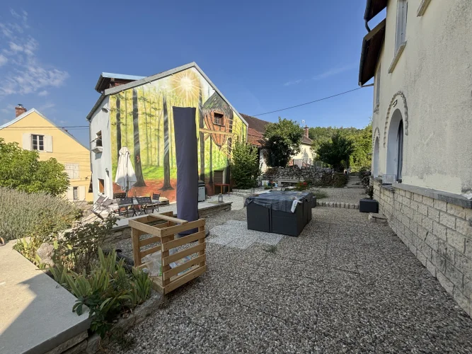 250 m² Family Home in the Heart of the Burgundy Vineyard photo 4