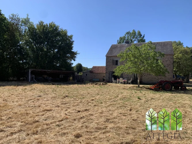 Rustic 4-Bedroom Character House with Barn, Views & 3,479 m² of Land photo 2
