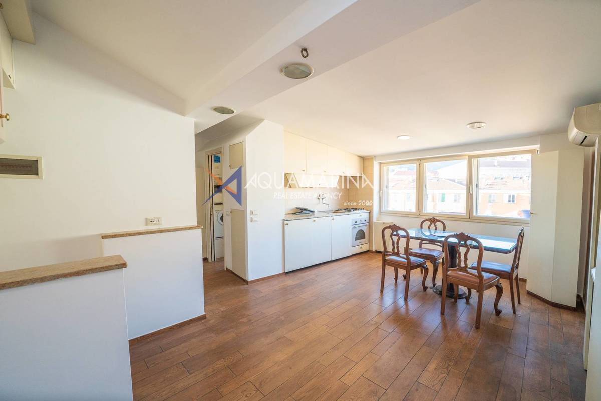 1 bedroom apartment, 35 m² Sanremo, Imperia (province) photo 2
