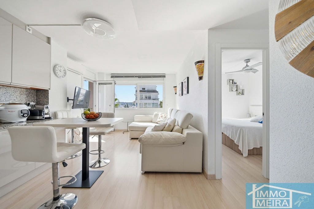 Apartment for sale in Roses, Girona photo 2