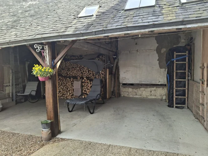 Fully Furnished 137 m² Townhouse Ideally Located in the Heart of Allonnes, between Bourgueil and Saumur, Pro photo 2