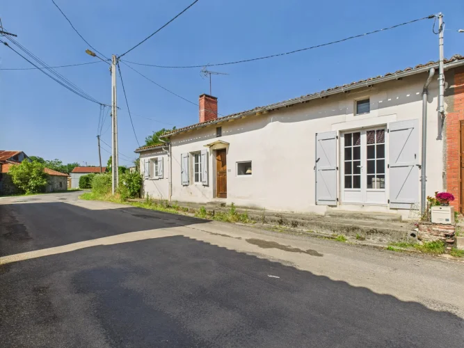 Charming Two-Bedroom House Located in a Hamlet
