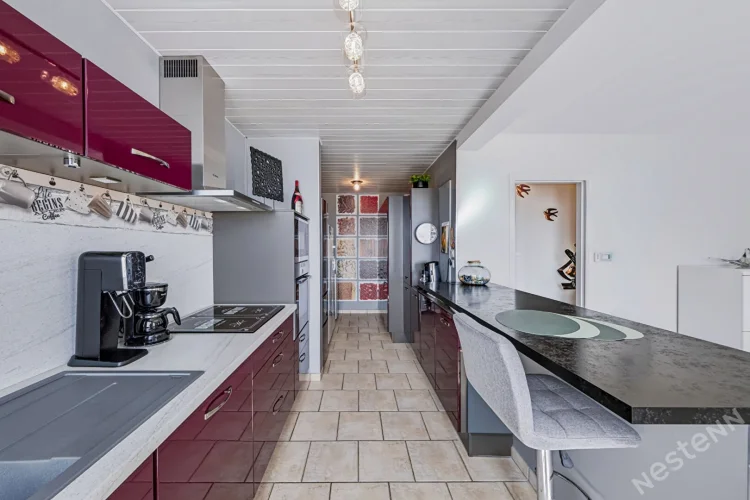 A Champforgeuil, Renovated 3-Room Apartment of 82 m² with Taste photo 5