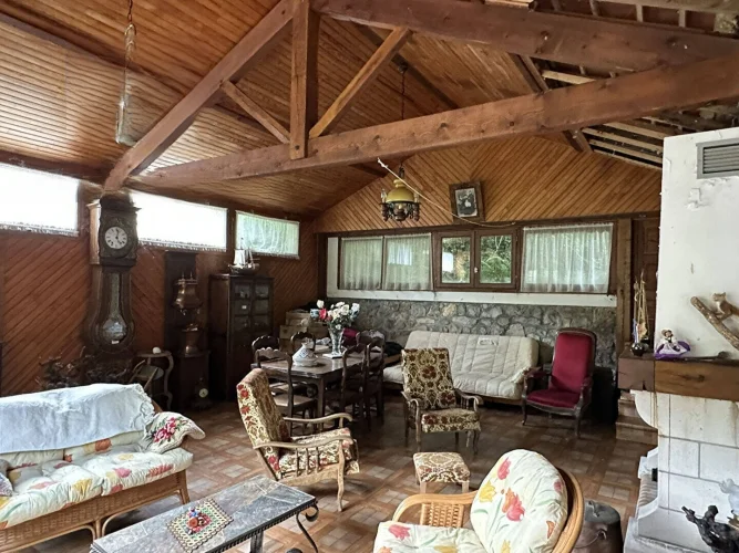 Individual House on Outskirts of Town photo 4