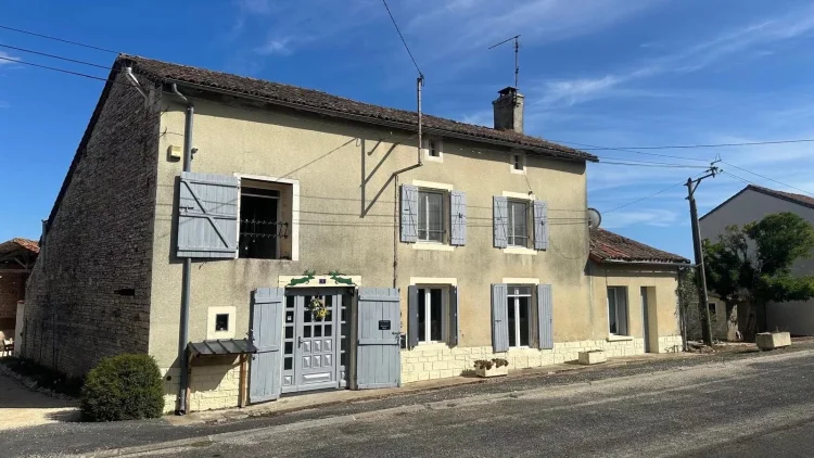 Three-Bedroom Stone House with 1 Bedroom Guest Annexe and Pretty Courtyard Garden