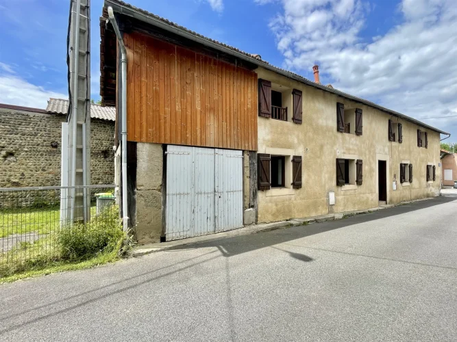 House with 3 Bedrooms Near the Town Center photo 2