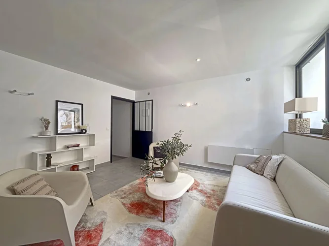 Three-Room Apartment for Sale in Cadenet photo 2