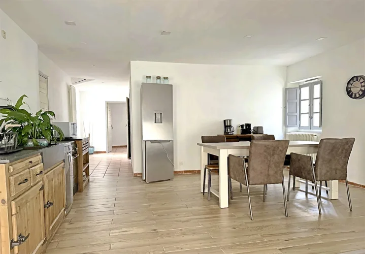 Apartment in Historic Building Near Old Arena photo 4