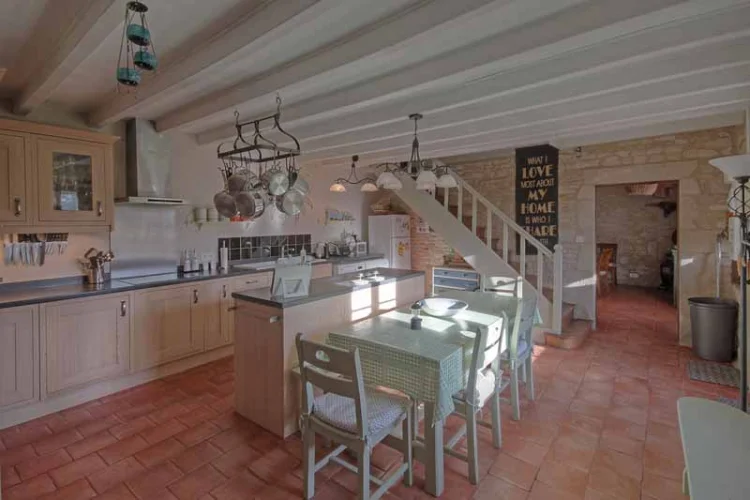 4 Bed 3Bath 1736 Farmhouse/Barn Conversion with Significant Revenue Earning Potential photo 5
