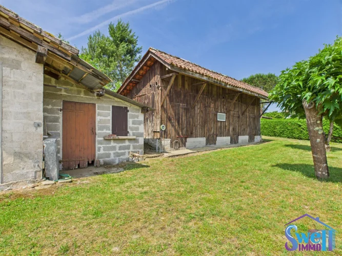 Authentic Character House of 155m² with 2 Barns and a Plot photo 4