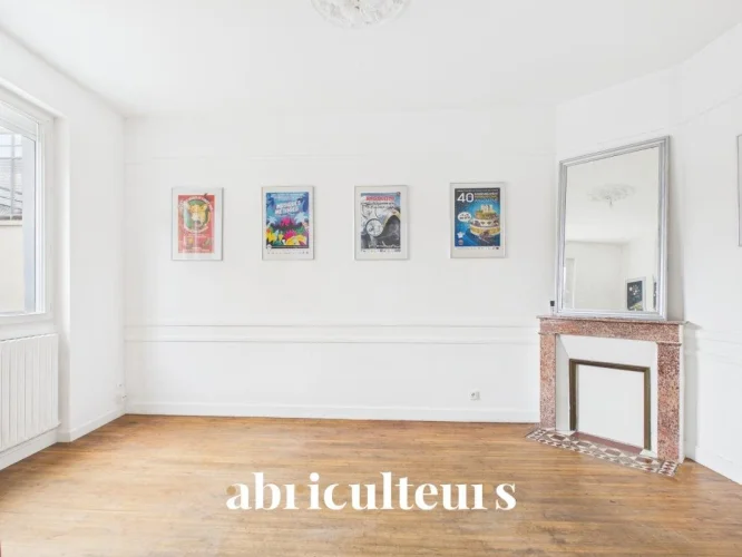 Townhouse with Garage and Courtyard for Sale in Angoulême - Victor-Hugo District (16000) photo 3