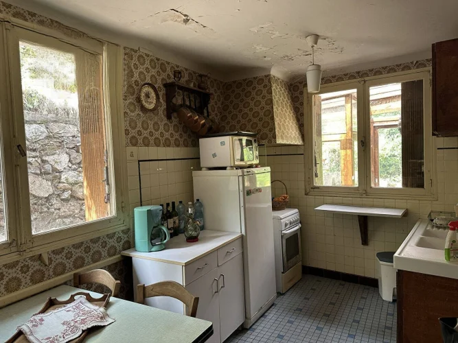Individual House on Outskirts of Town photo 5