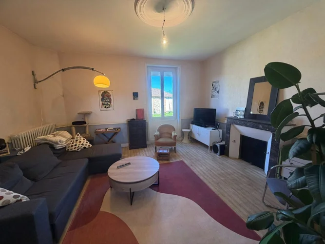 Haute Vienne - Imposing Stone Property - with Annexe and Large House. photo 4