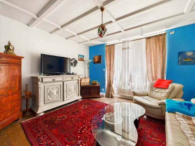 Primely-Placed, 3-Bed Town House with Garage and Balcony photo 3