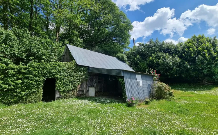 Côtes D'armor Stone 3 Bed Cottage, Well-Presented with Magnificent Raised Terrace, Views, Workshop, Land, Basement photo 3