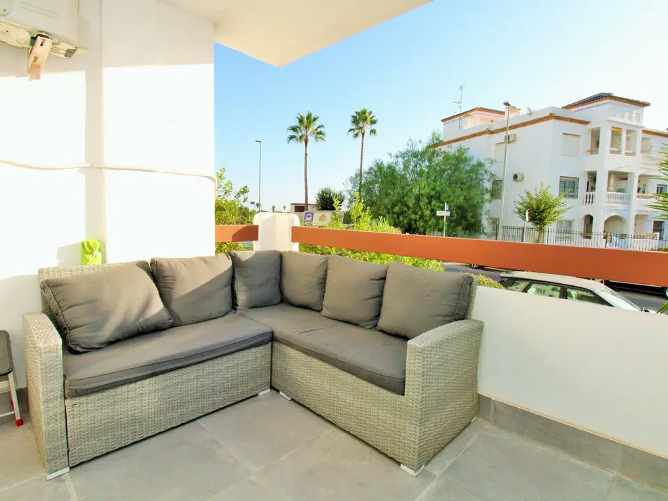 Apartment in Villamartin, Alicante province photo 2