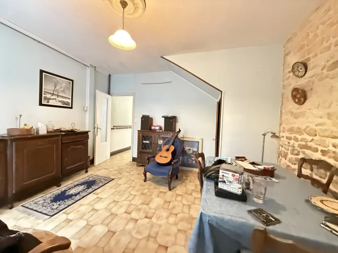 Charming 4-Bedroom Townhouse in the Heart of Ruffec photo 5