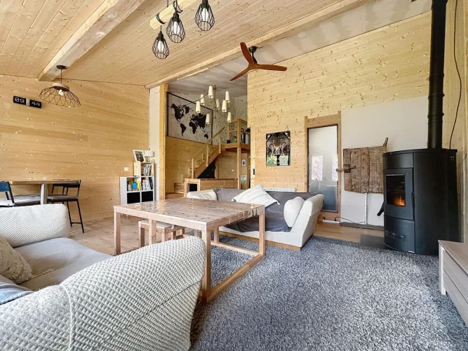 F4 House photo 3
