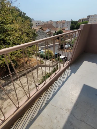A Charming, Light-Filled Flat Measuring 67 M2 with a Balcony and Private Parking, in the Heart of Beziers. photo 5