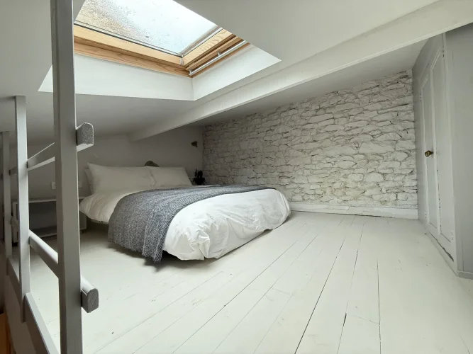 Renovated 3 Story House in the Centre of a Medieval Village photo 5