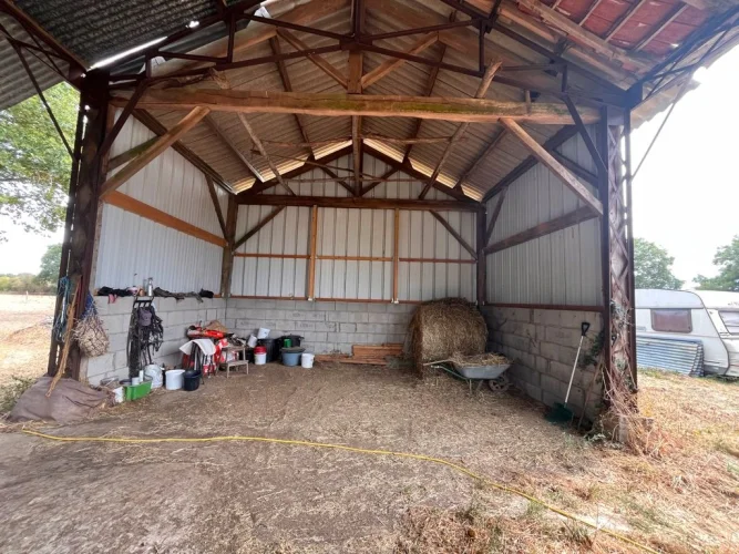 Create your Dream Country Home – House, Barn & 2.4 Hectares photo 5