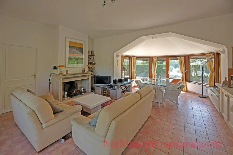 Luxury 2 Bed/2 Bath Orangerie in Grounds of a Chateau Adjacent to 27 Hole Golf Course photo 4
