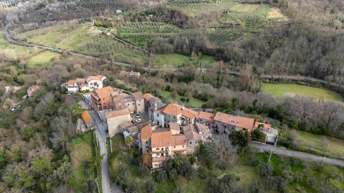 Property in Poggio Moiano photo 4