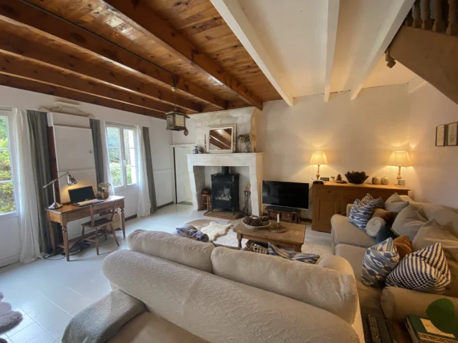 Pretty, South-Facing Detached Village House, Near Chalais, South Charente. photo 3