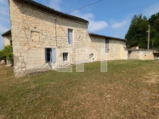 Charming Stone Property in Curçay-Sur-Dive photo 4