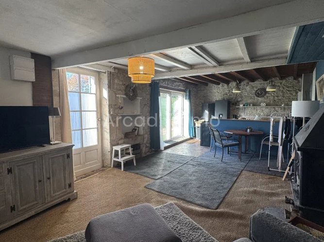 Small Stone Farmhouse, in Need of Renovation, Set on approx. 1,400 m² of Enclosed Land. photo 4