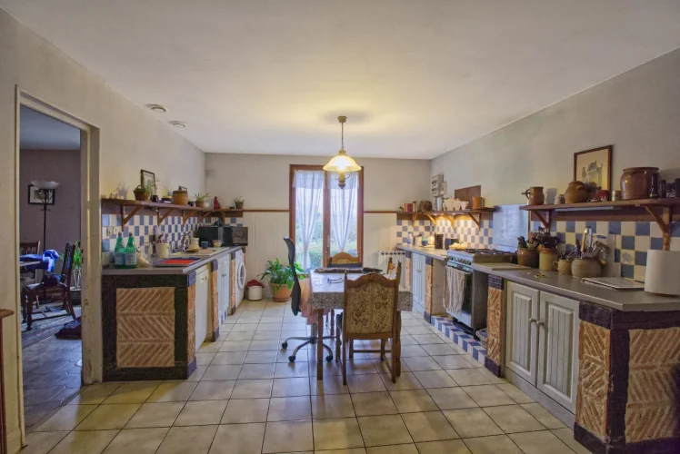 2 Bed Bungalow Plus Large Barn on Edge of Small Village photo 3