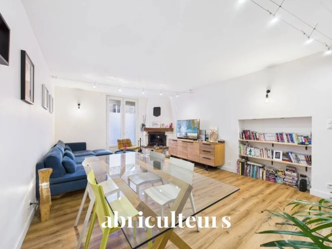 Beautiful Fully Renovated Old House, Close to Amenities for Sale in Couëron (44220) photo 3