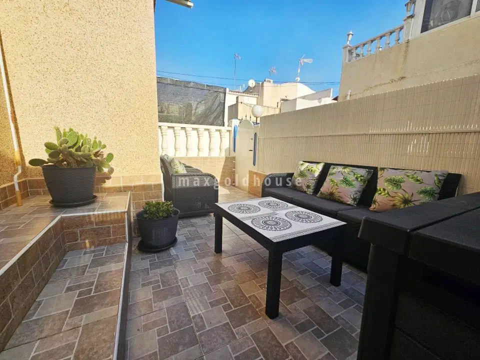 Apartment in Torrevieja, Alicante province photo 2