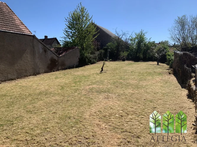 Character Townhouse Property to Renovate with Gîte Potential photo 4