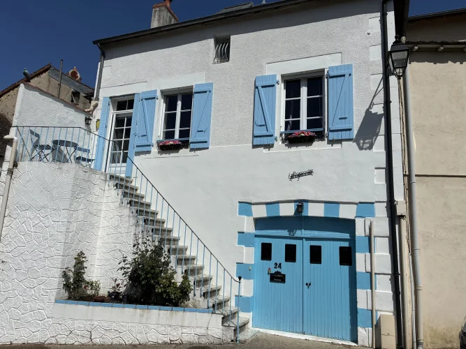 Renovated Village House with Elevated Views!