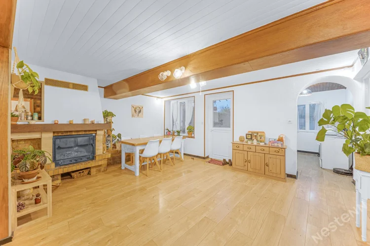 30s House for Sale in Verdun-Ciel - 4 Rooms, 88 m², 450 m² Lot photo 5