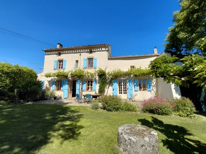 House for Sale in a Quiet Location Near Monestiés – Property with 5,000 m² of Land, no Close Neighbours photo 2
