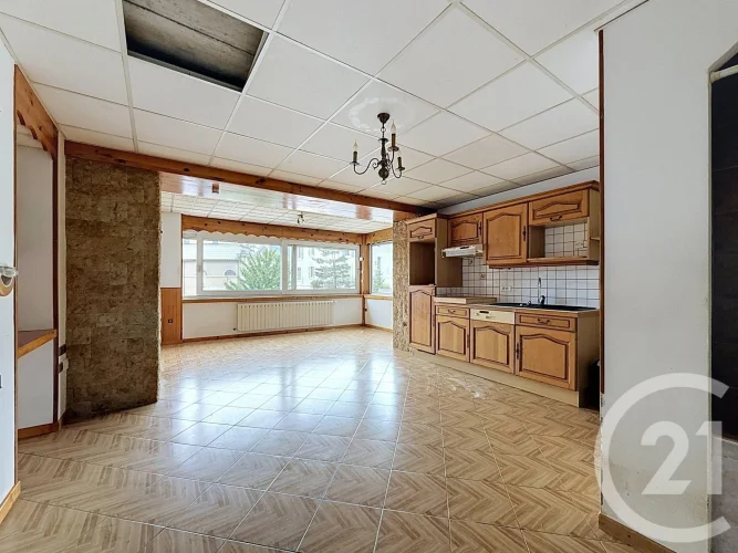 71.6 m² Apartment to Renovate in the Heart of Taninges in the Heart of Taninges, Discover this photo 3