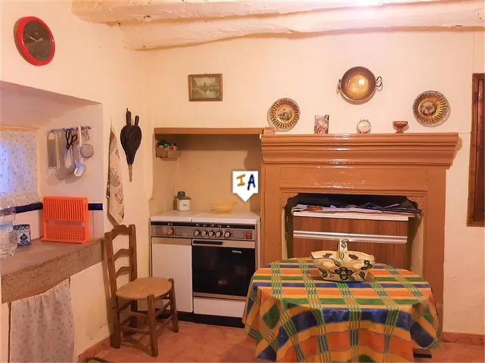 Town house in Castillo De Locubin, Jaen province photo 3