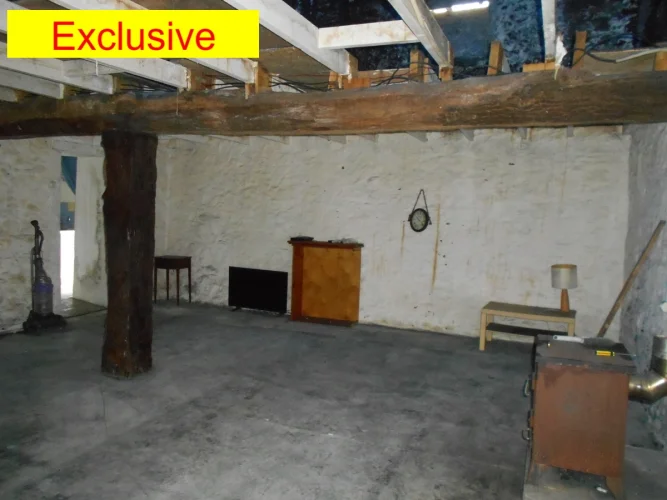 Lovely Opportunity in a Great Location with Views. Former Family Home Requiring Renovation, Including Complete Roof. a… photo 4