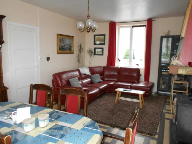Exciting Opportunity, Ideal Home and Income or Dual Family Occupancy. 7 Bed Detached Very Light, Very Spacious House Wit… photo 2