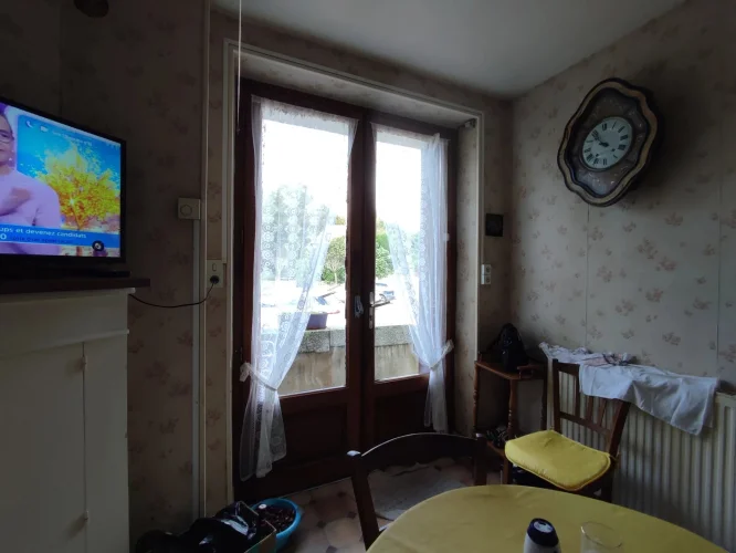 Townhouse with Great Potential - Piegut Town Centre photo 5