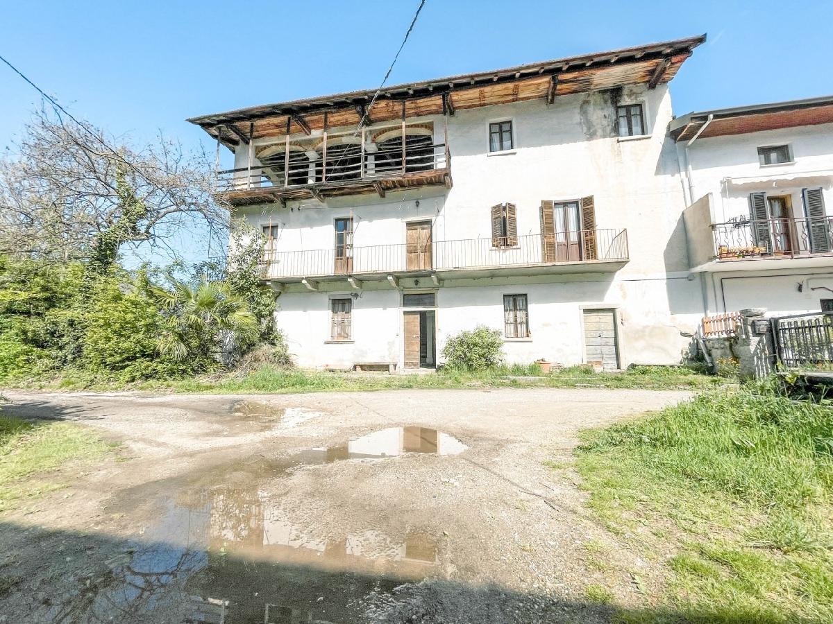 Property in San Maurizio D Opaglio