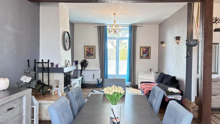 Large Village House, 5 Bedrooms and a Pool! photo 4