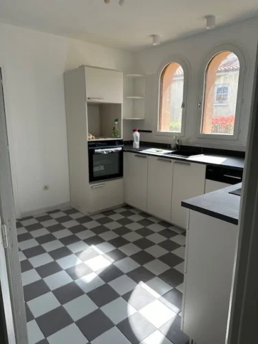 Limoux - Very Close to the Centre - Single-Storey House with photo 4