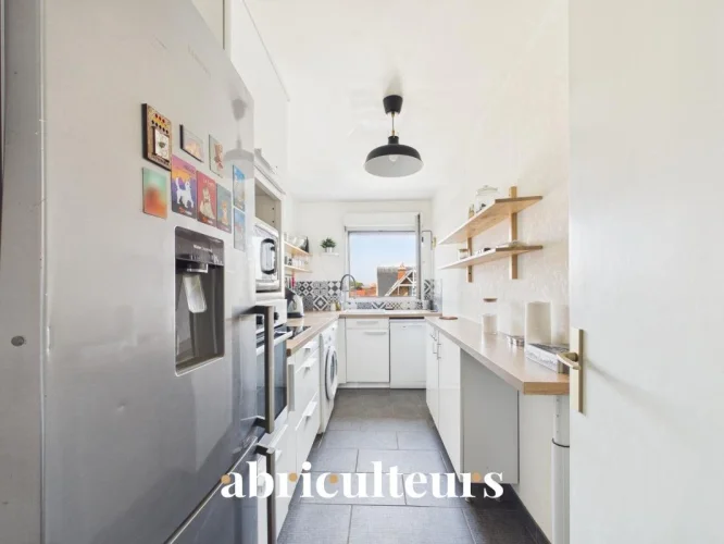 Argenteuil, 3-Room Apartment - 2 Bedrooms, Southwest-Facing Balcony and Parking, on the Top Floor of a Secure Residence photo 5