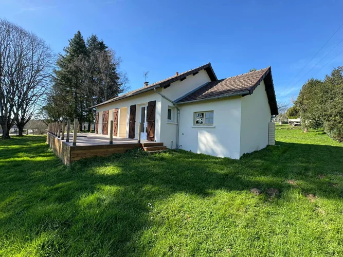 Haute Vienne - Modern Bungalow with Exceptional Views and 3000m² Attached Garden