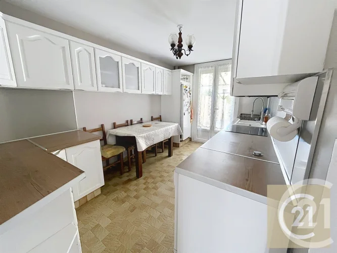 Family Home - 4 Bedrooms in Gargailhan District photo 5