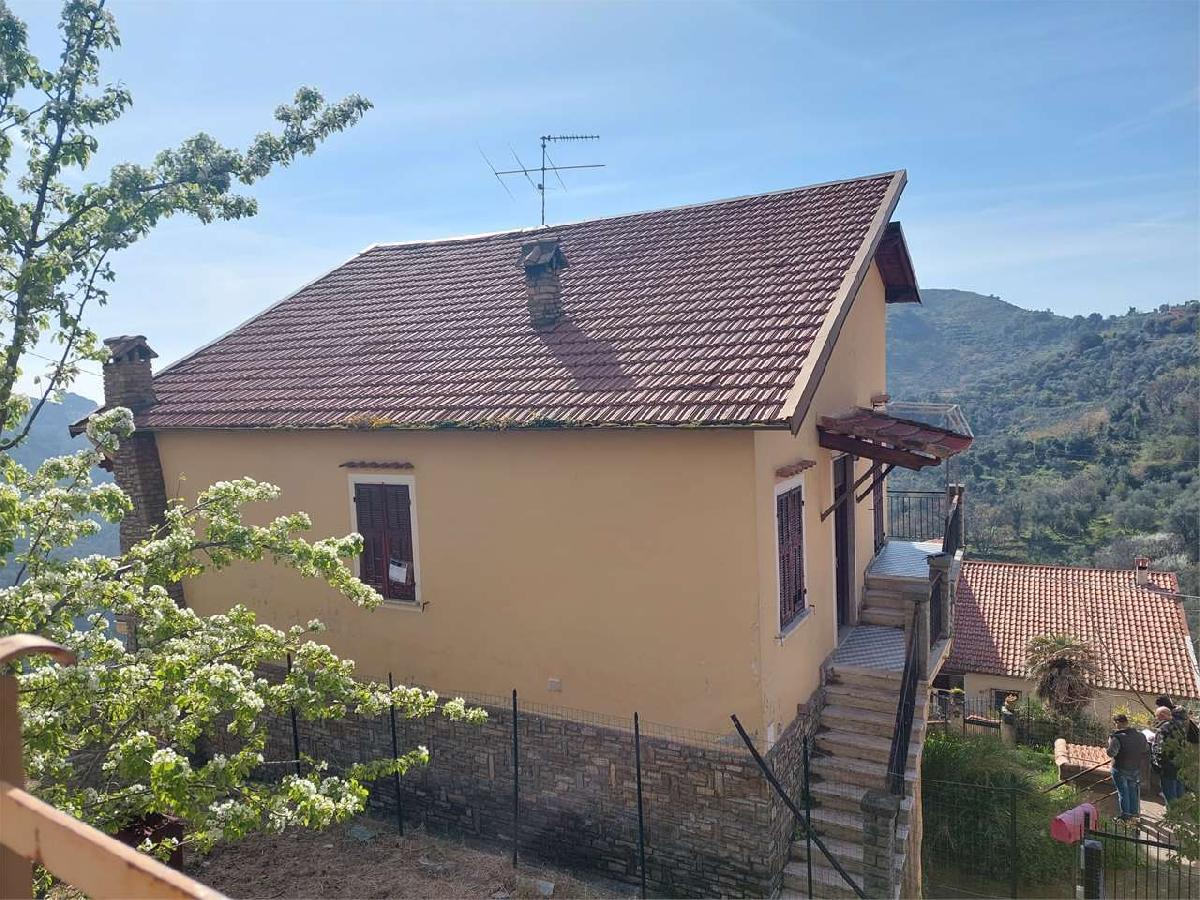 4 bedrooms detached house, 150 m² Sanremo, Imperia (province)
